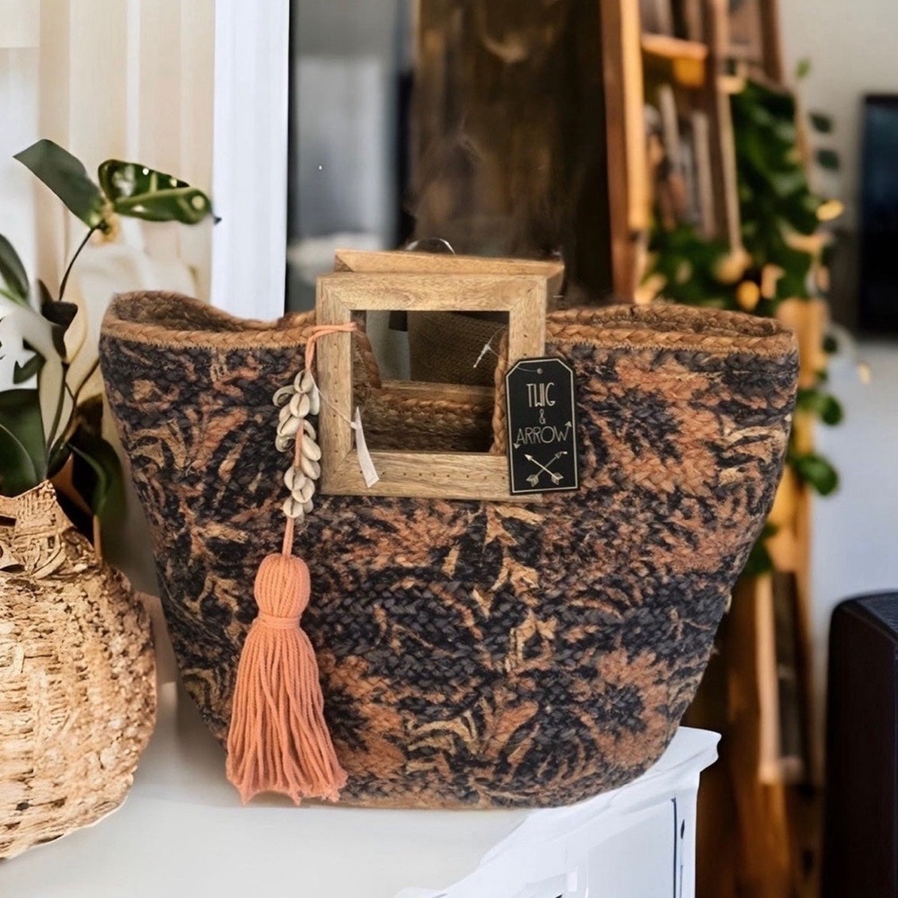 Twig & Arrow Handcrafted Woven Jute Tote Bag Wooden Handles Tassel Boho NWT
